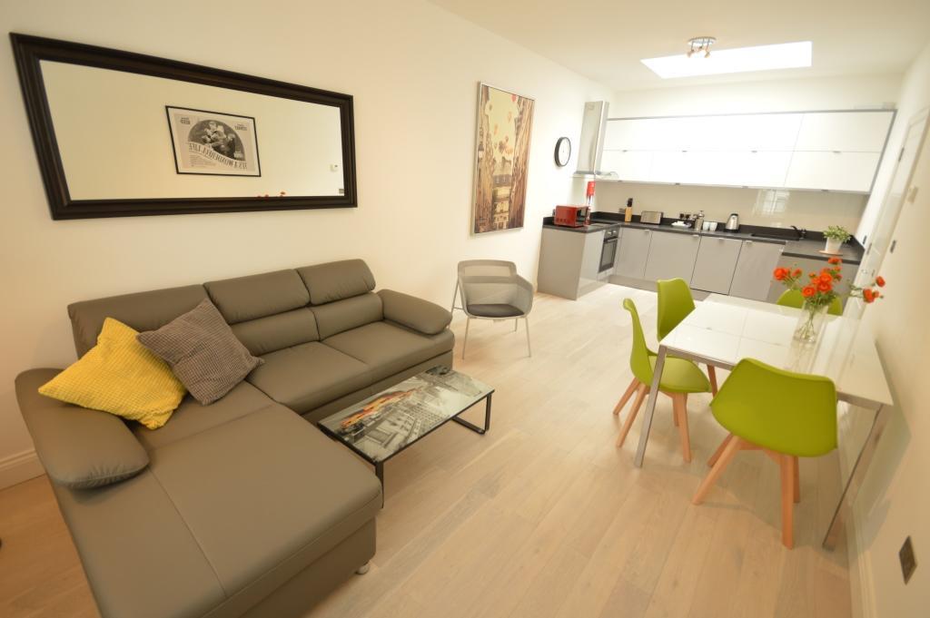 Апартаменти St Anne'S Court By Indigo Flats Лондон Екстер'єр фото